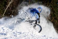 Mountainbike im Schnee